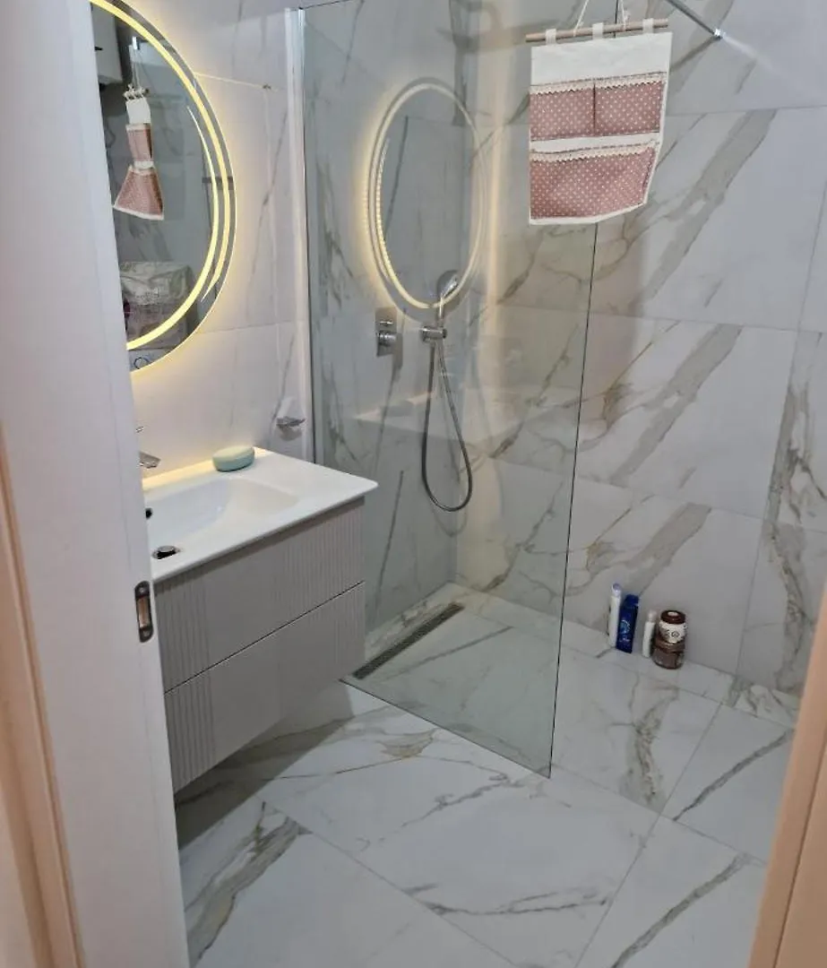 Radhime Des Apartment Vlore 0*,